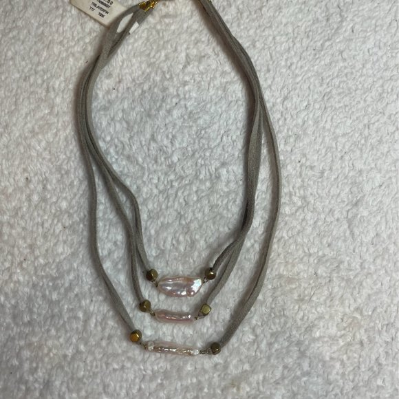 NWT - Neiman Marcus Gray Three Layer Necklace with Opal Crystal Pendant - Picture 4 of 5